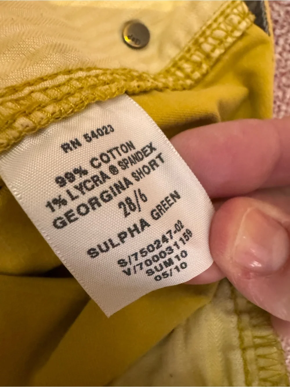 Gap low slung sulpha green/yellow soft chinos 6inch inseam size 6/28